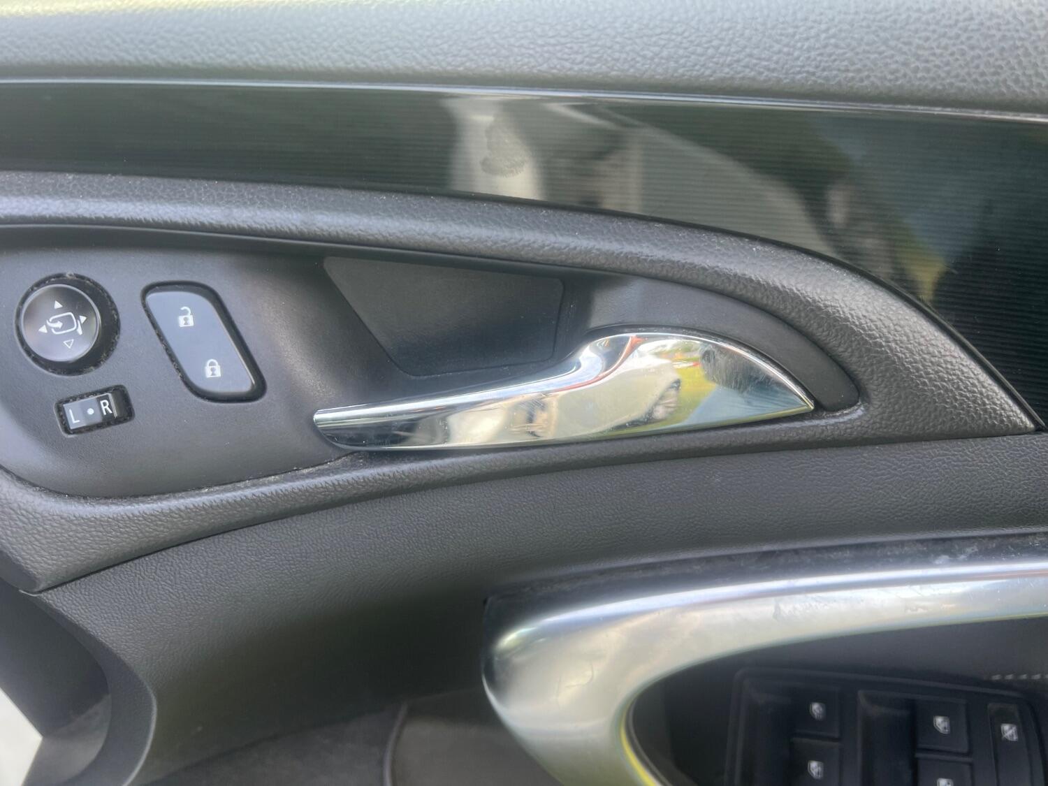 Used Vauxhall Insignia 2015 for sale - 76662697: Photo 13