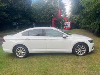 Volkswagen - Passat