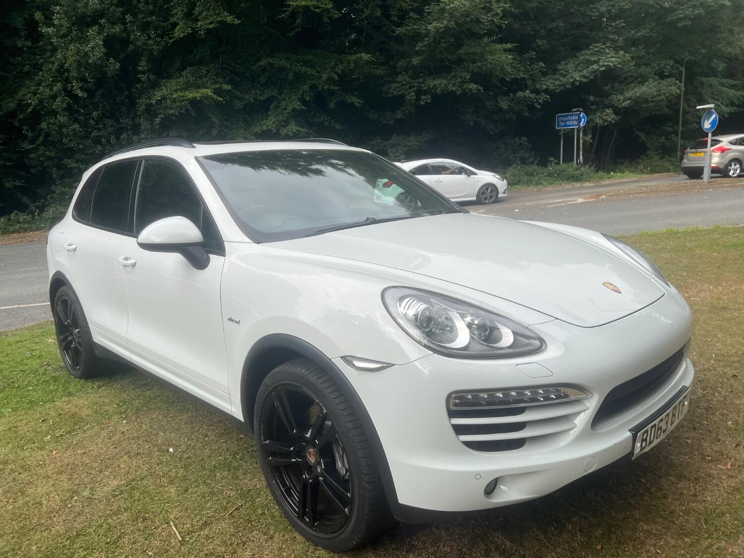 Used Porsche Cayenne 2013 for sale - 76177084: Photo 2