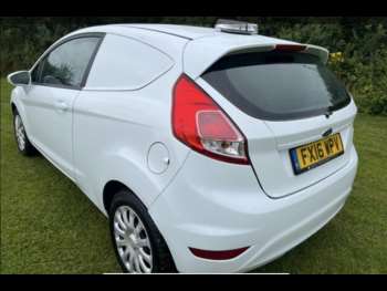 Used Ford Fiesta Van 2016 for sale - 74608600: Photo