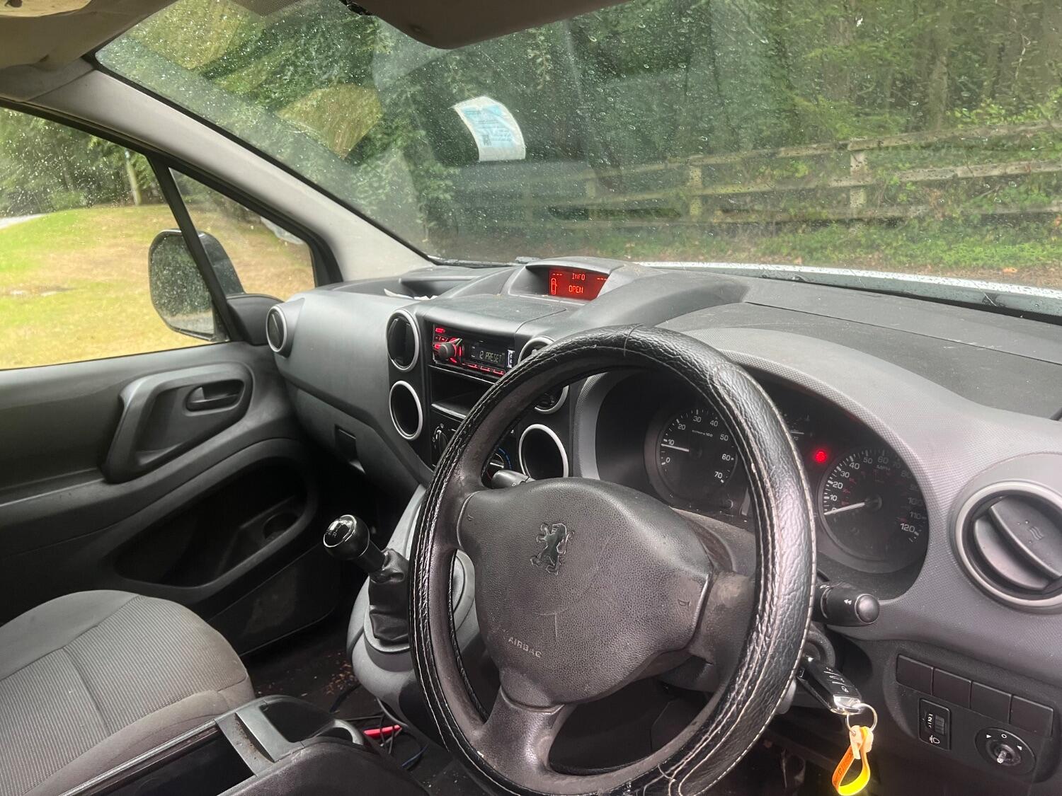 Used Peugeot Partner 2011 for sale - 76313990: Photo 10