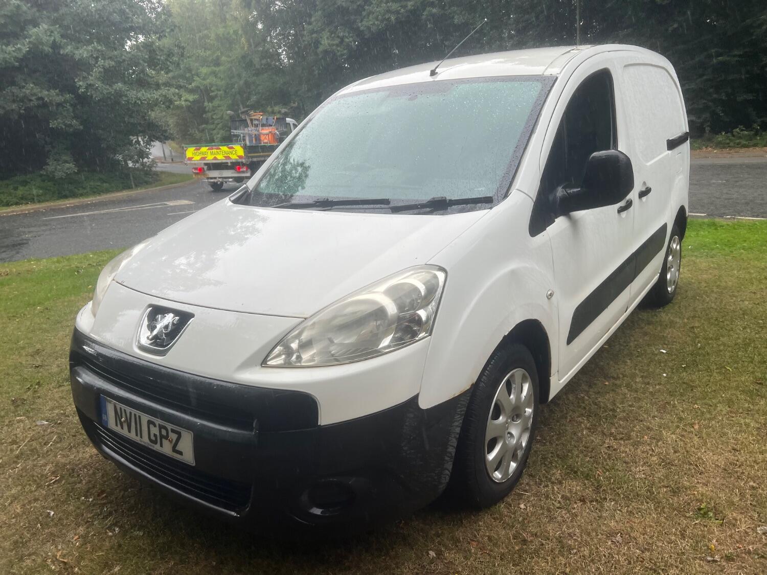 Used Peugeot Partner 2011 for sale - 76313990: Photo 4