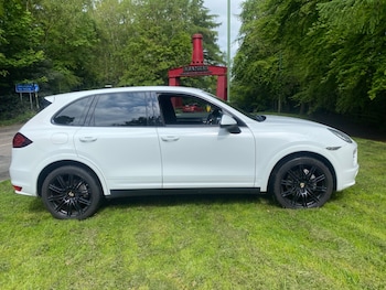 Used Porsche Cayenne 2013 for sale - 75890865: Photo