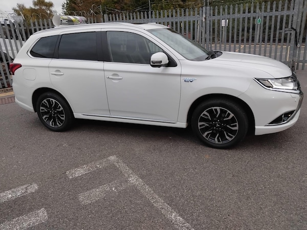 Used Mitsubishi Outlander 2015 for sale - 76283145: Photo 1
