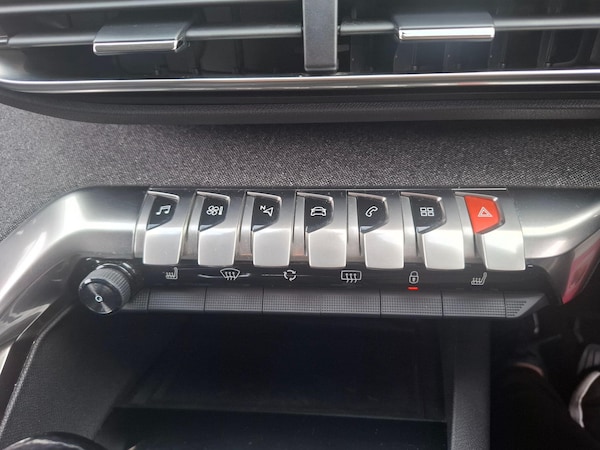 Used Peugeot 3008 2018 for sale - 76314621: Photo 18