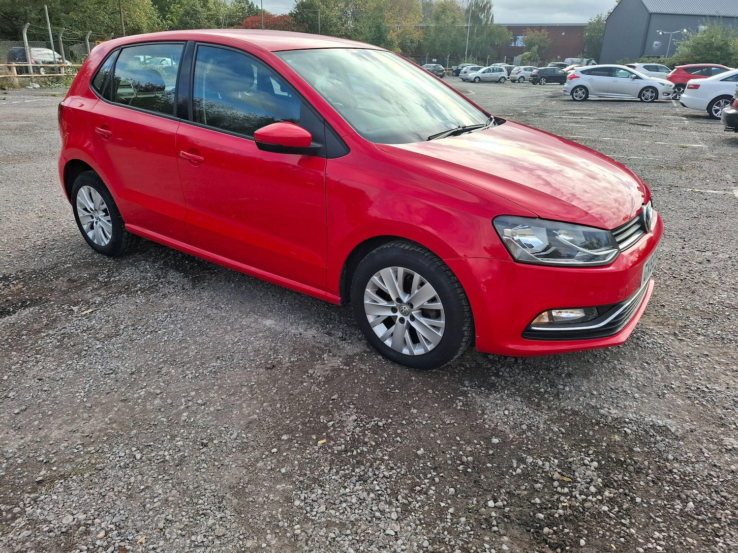 Used Volkswagen Polo 2016 for sale - 76388057: Photo 1