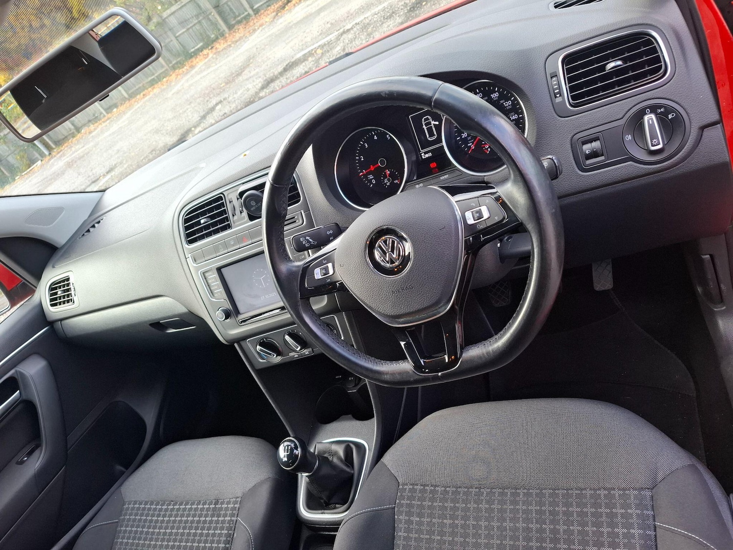Used Volkswagen Polo 2016 for sale - 76388057: Photo 12