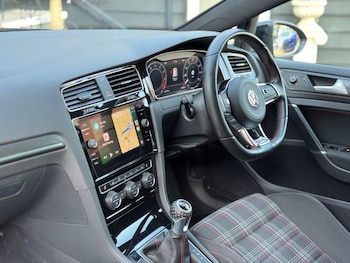 Used Volkswagen Golf 2017 for sale - 79106465: Photo