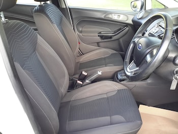 Used Ford Fiesta 2015 for sale - 76037880: Photo