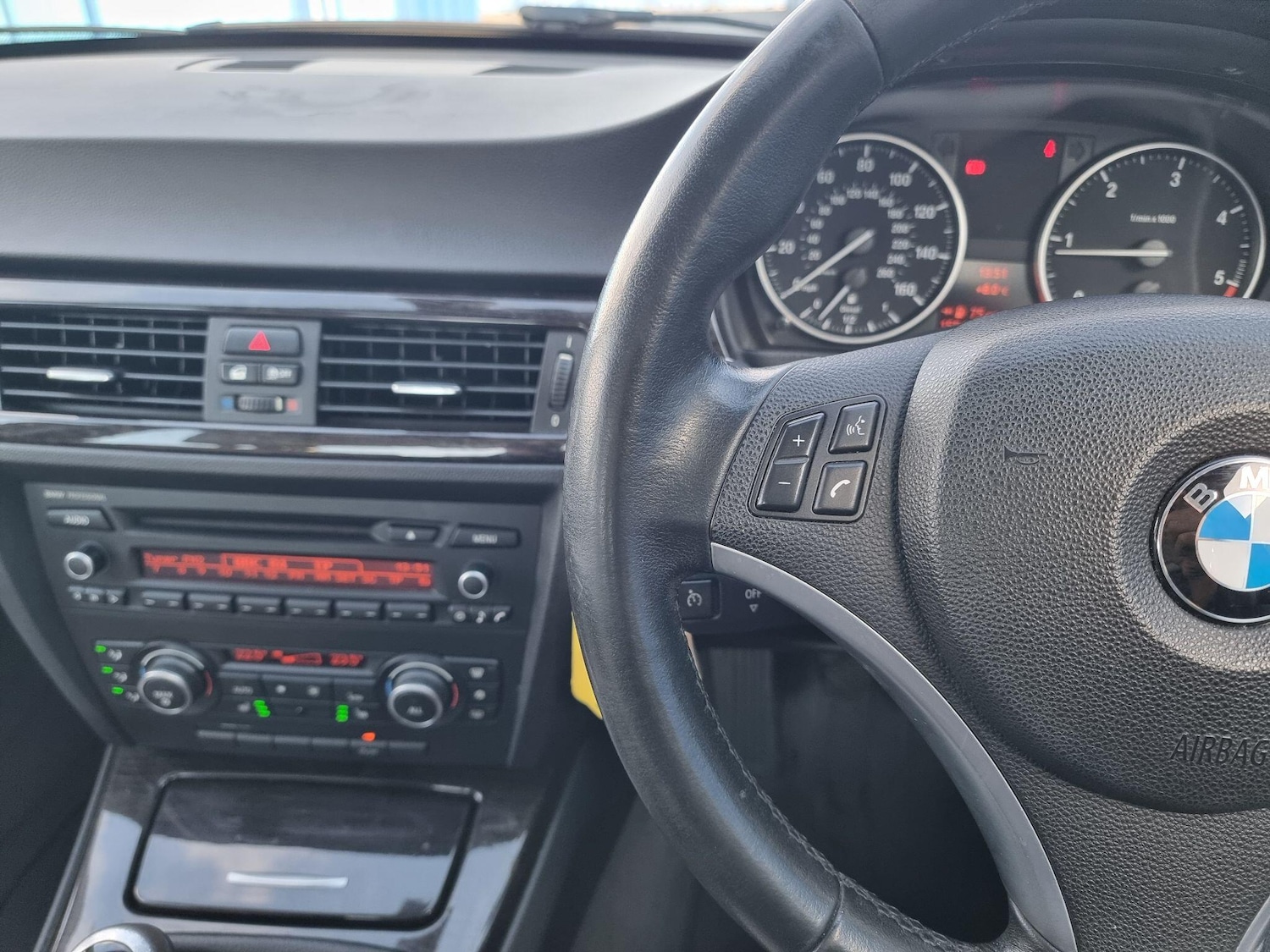 Used BMW 3 Series 2011 for sale - 78070467: Photo 15