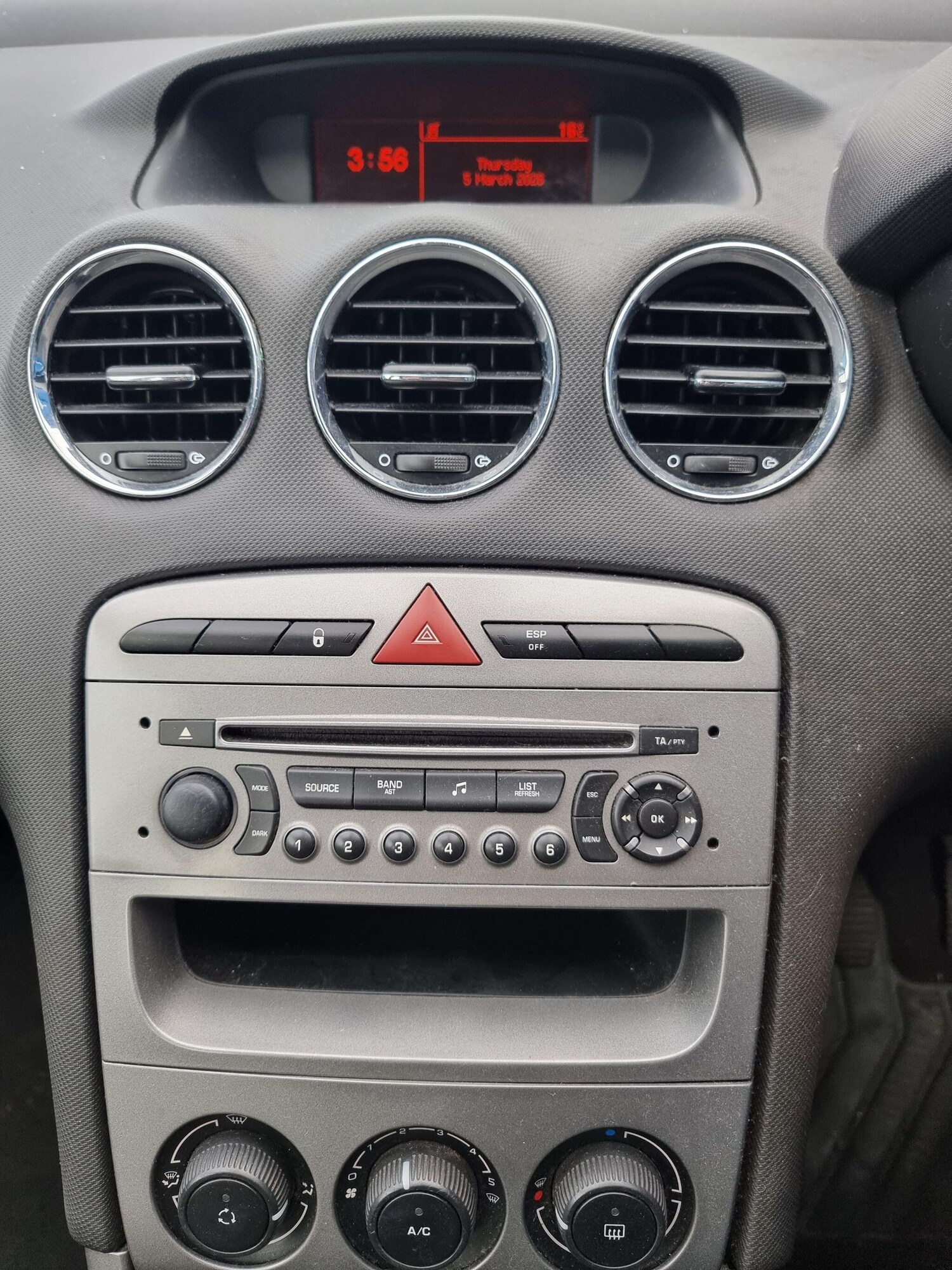 Used Peugeot 308 2010 for sale - 78070419: Photo 18