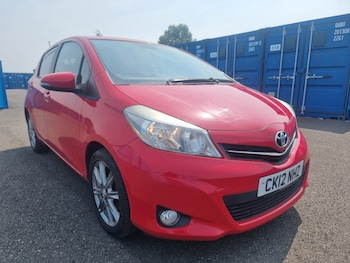 Used Toyota Yaris 2012 for sale - 79290330: Photo