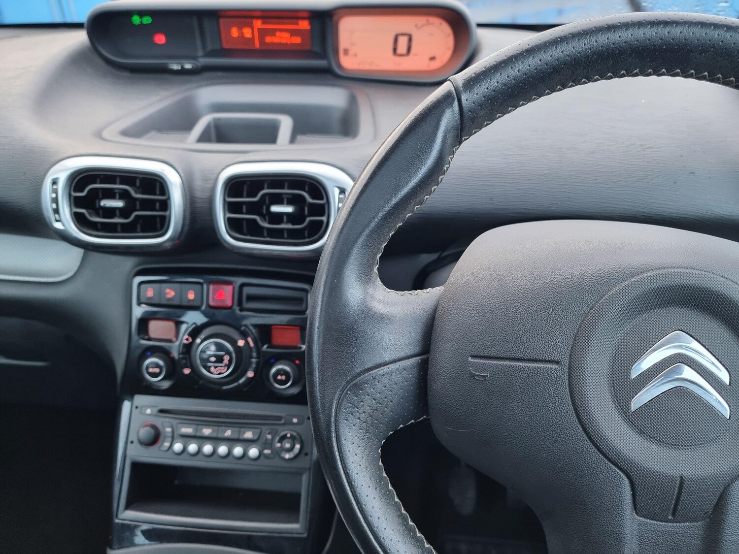 Used Citroen C3 Picasso 2017 for sale - 78070442: Photo 12