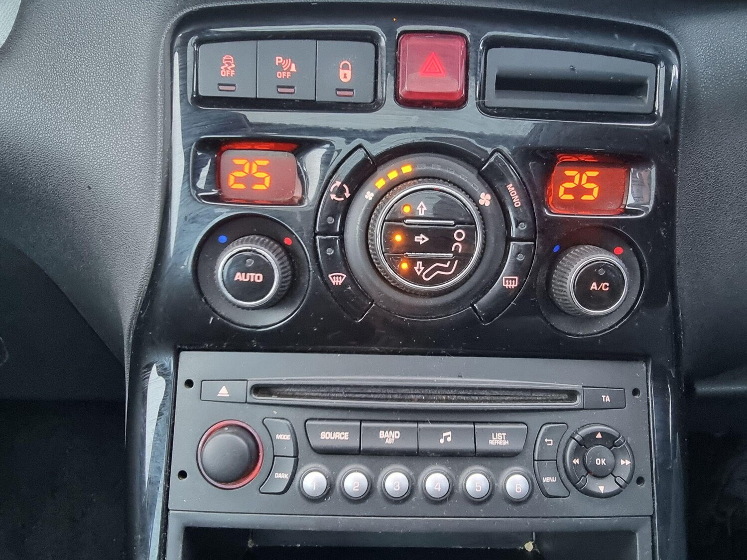 Used Citroen C3 Picasso 2017 for sale - 78070442: Photo 16