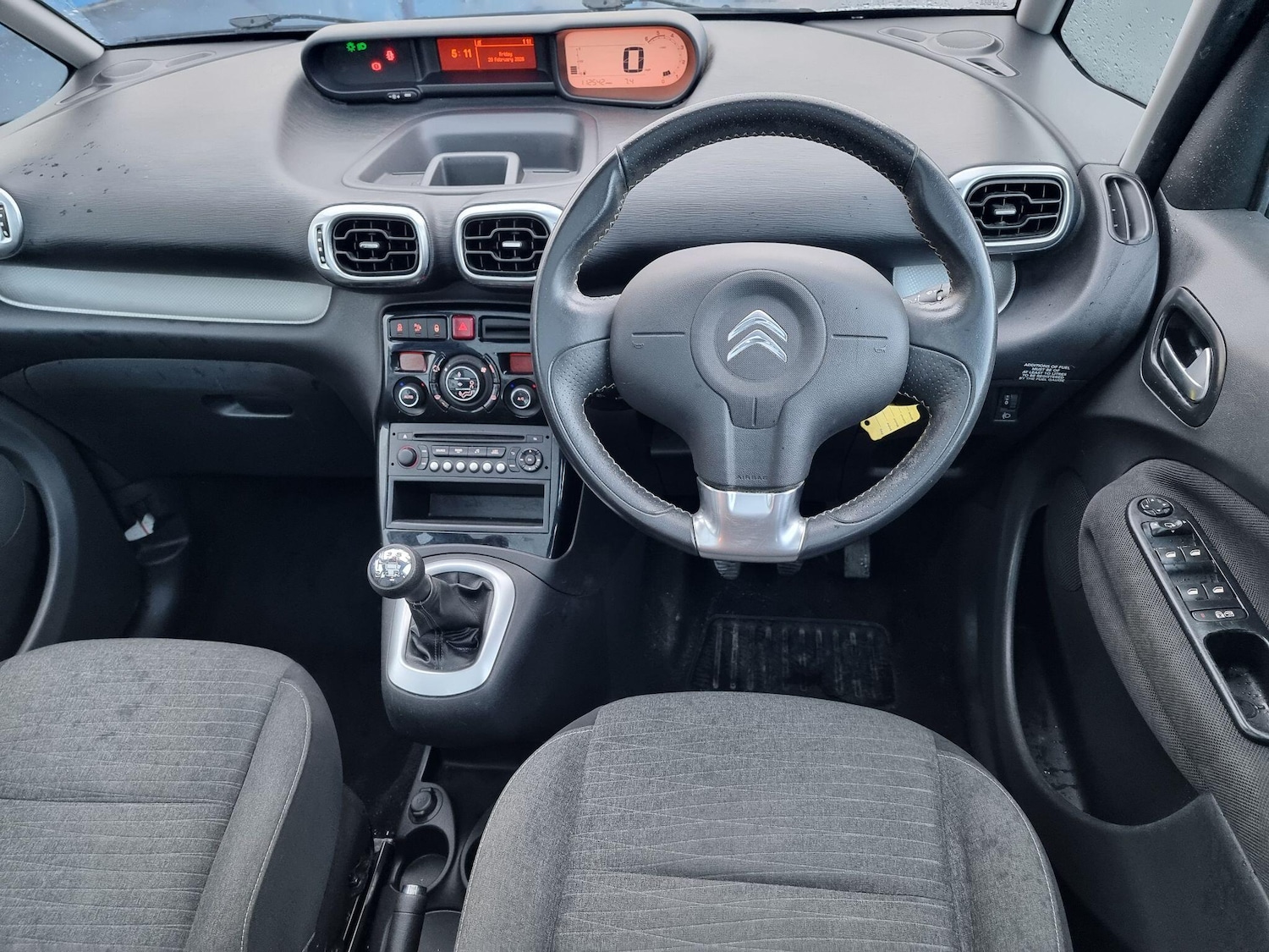 Used Citroen C3 Picasso 2017 for sale - 78070442: Photo 2