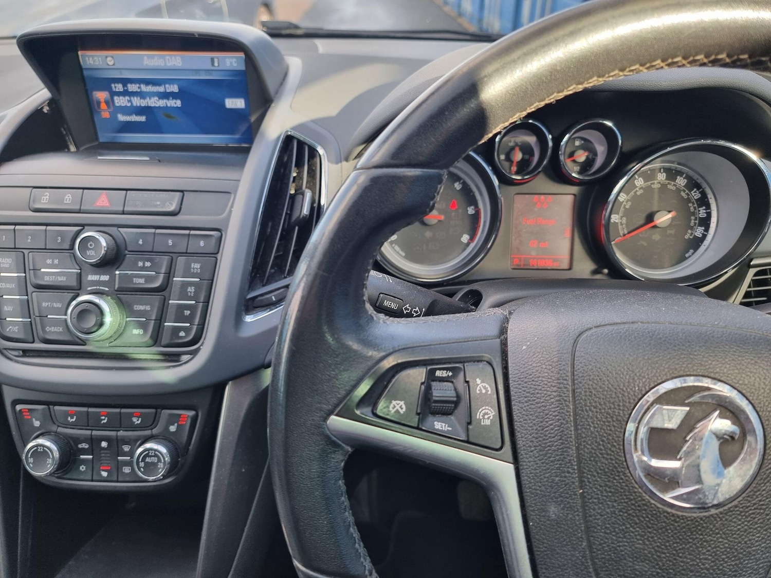 Used Vauxhall Zafira Tourer 2012 for sale - 78070451: Photo 13