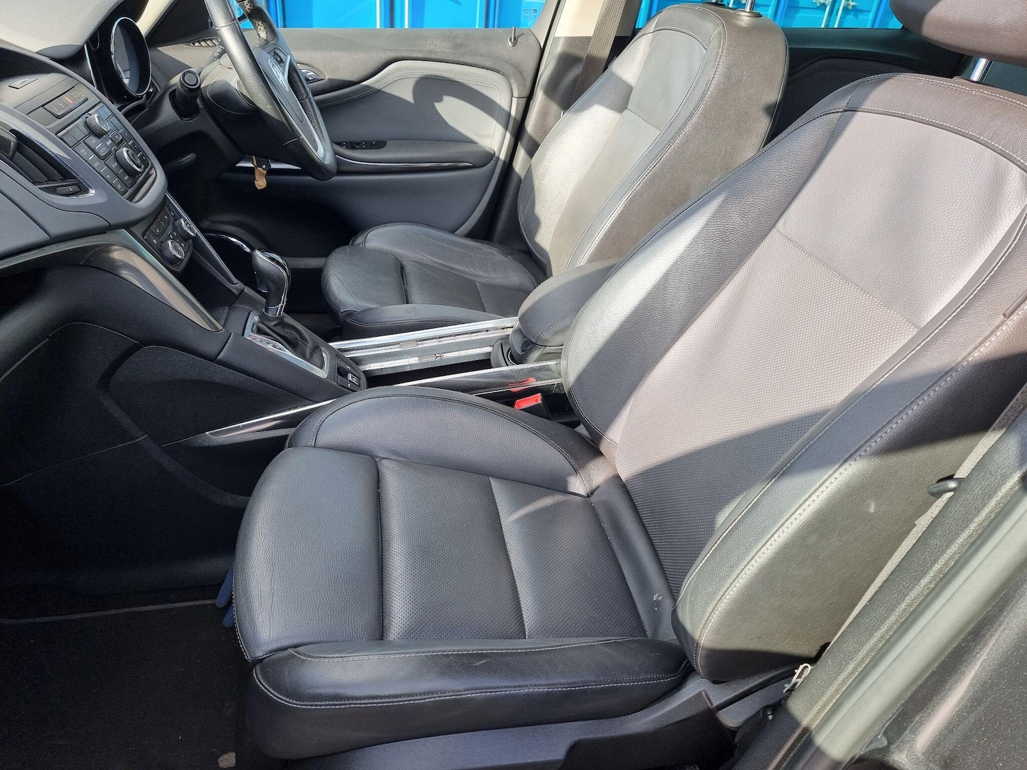 Used Vauxhall Zafira Tourer 2012 for sale - 78070451: Photo 24