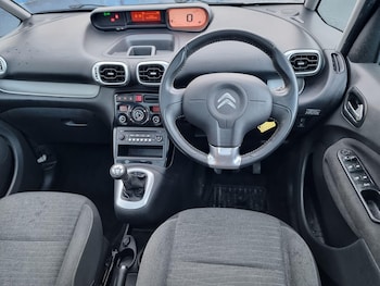 Used Citroen C3 Picasso 2017 for sale - 78019105: Photo