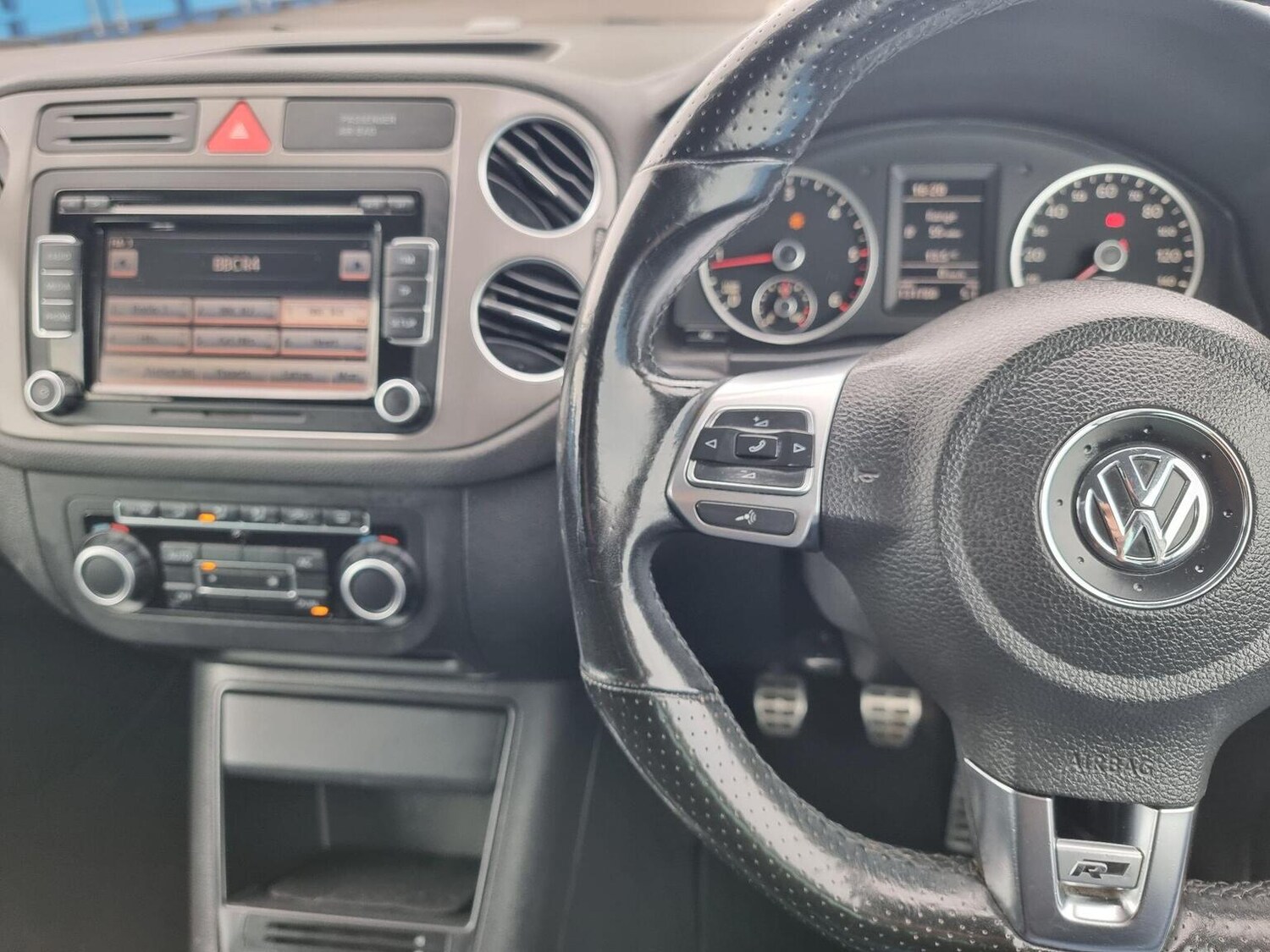 Used Volkswagen Tiguan 2010 for sale - 78070413: Photo 16