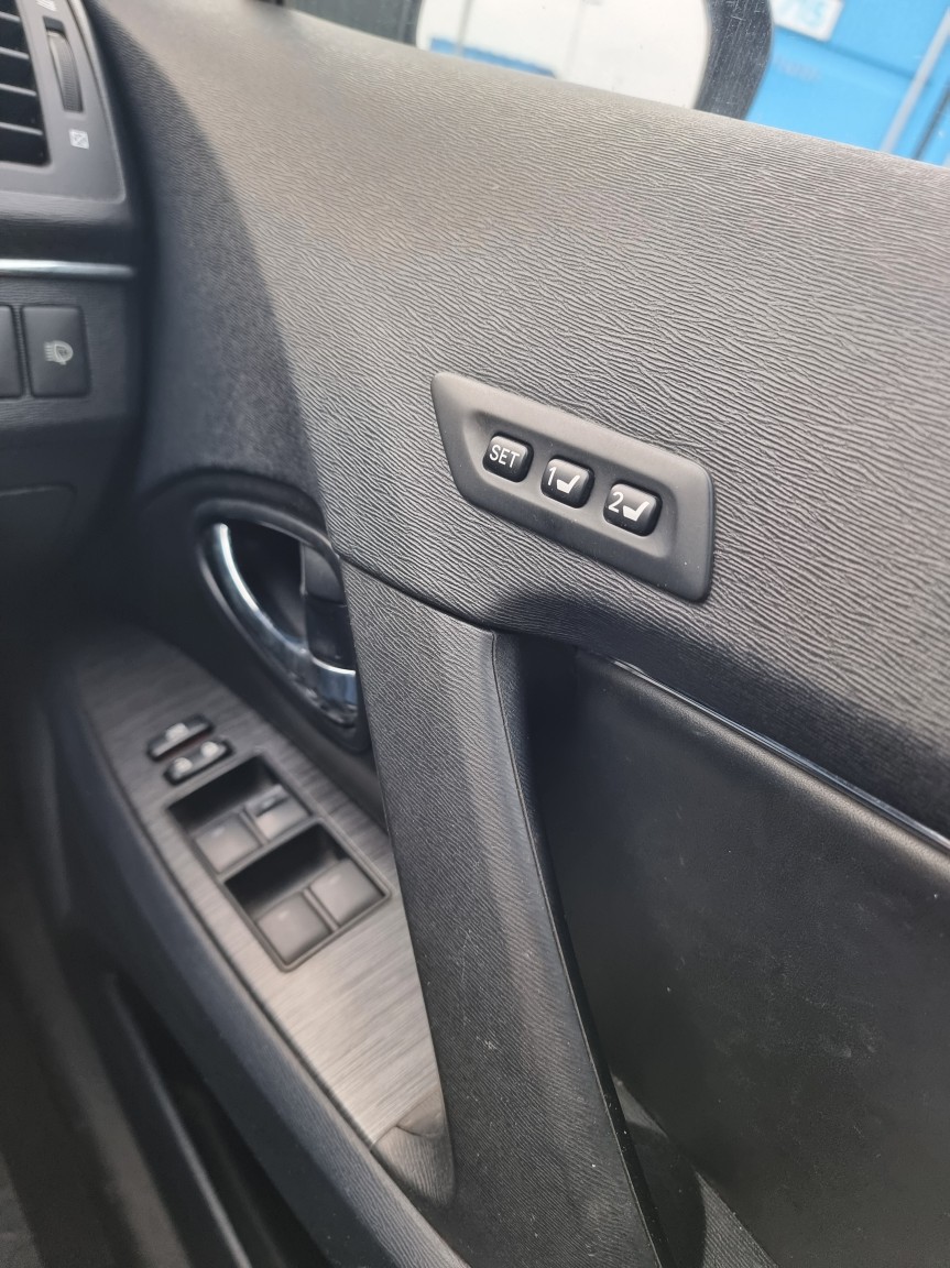 Used Toyota Avensis 2010 for sale - 78135058: Photo 28