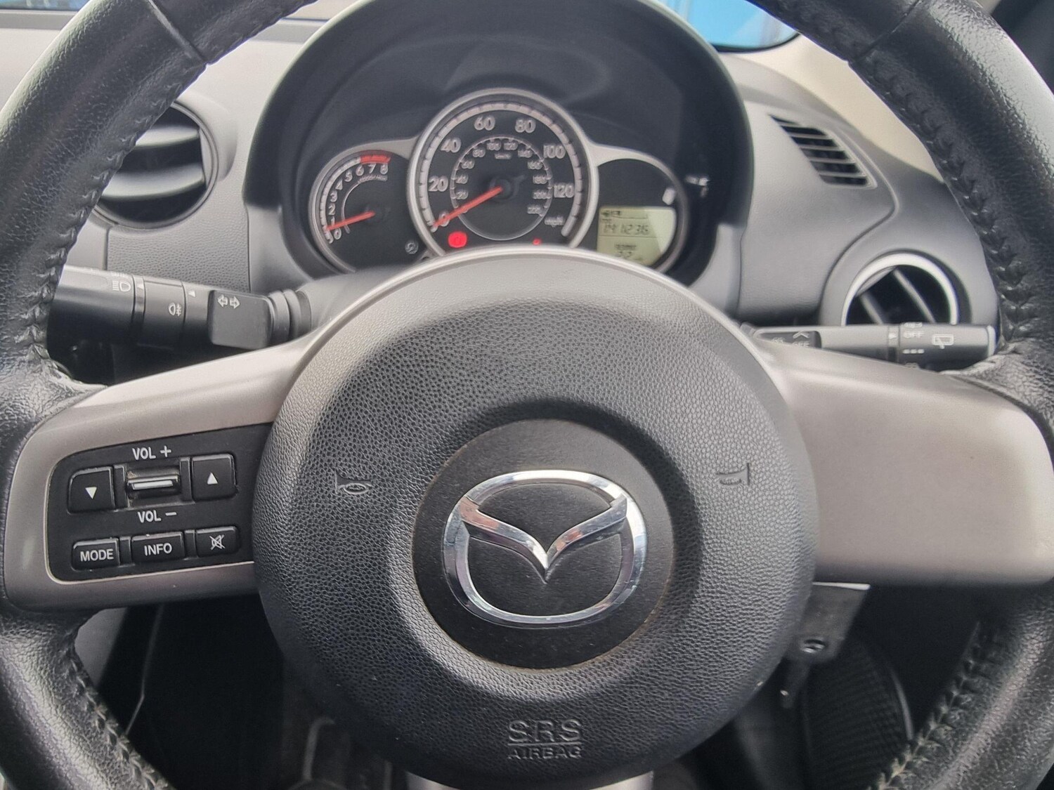 Used Mazda Mazda2 2012 for sale - 78070428: Photo 11