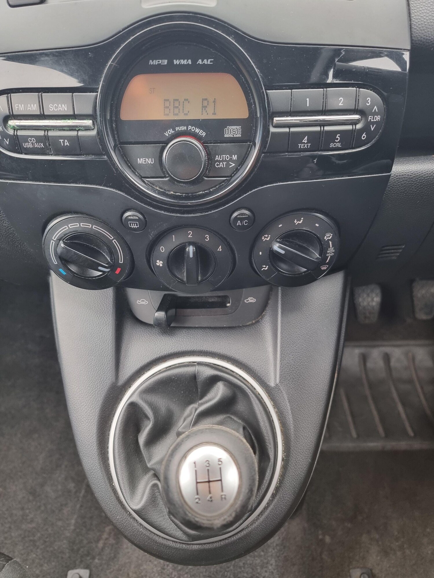 Used Mazda Mazda2 2012 for sale - 78070428: Photo 15