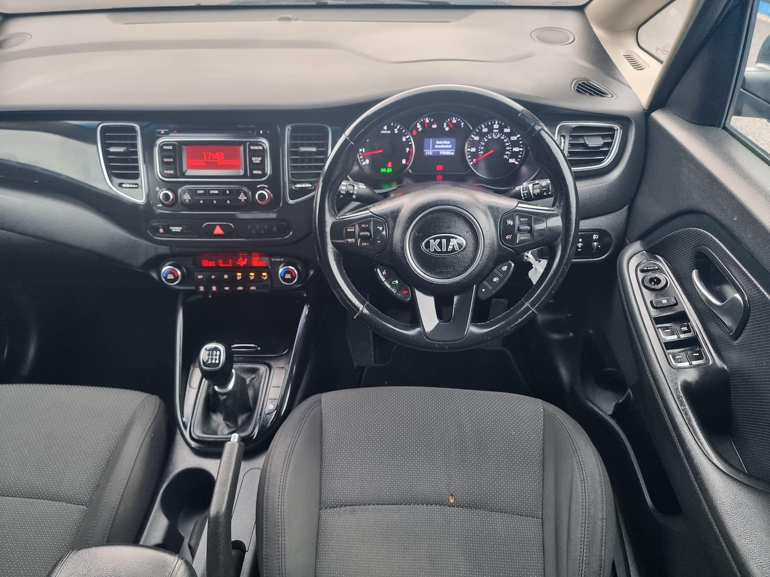 Used Kia Carens 2013 for sale - 78070445: Photo 2