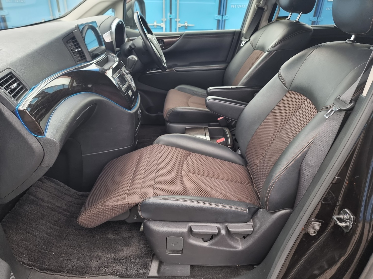 Used Nissan Elgrand 2023 for sale - 78218016: Photo 17