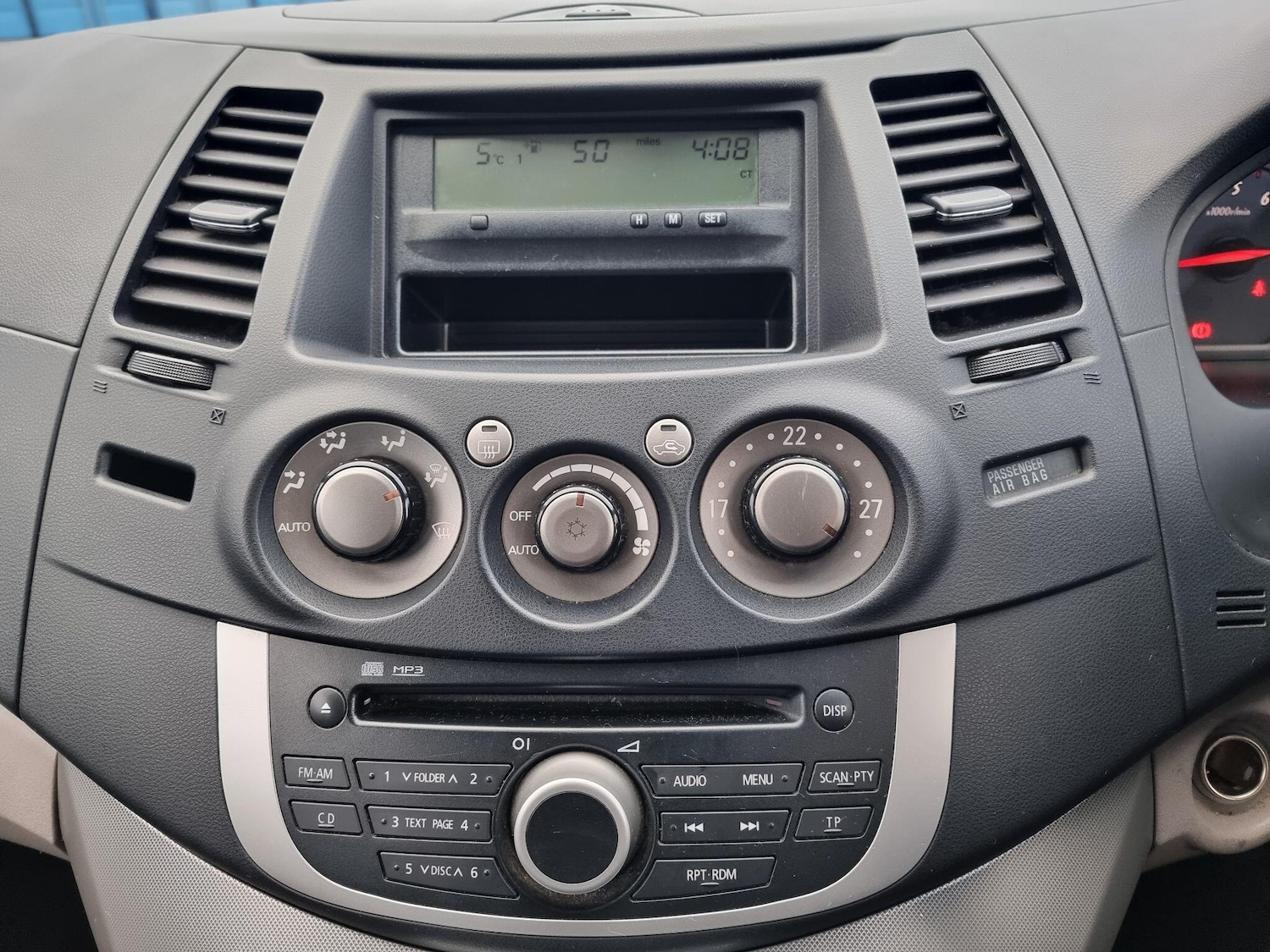 Used Mitsubishi Grandis 2009 for sale - 78070439: Photo 12