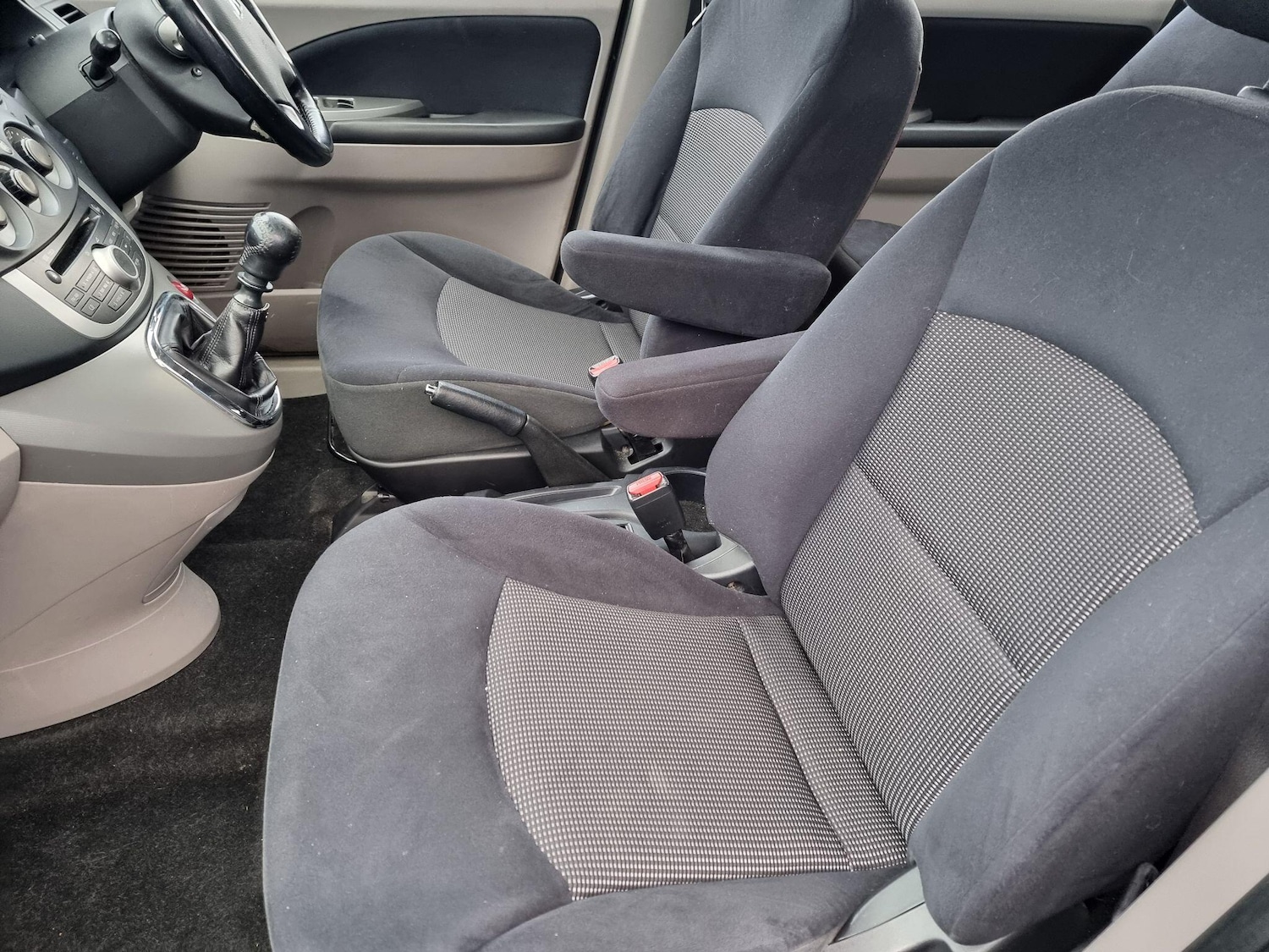 Used Mitsubishi Grandis 2009 for sale - 78070439: Photo 19