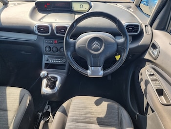 Used Citroen C3 Picasso 2016 for sale - 78340001: Photo