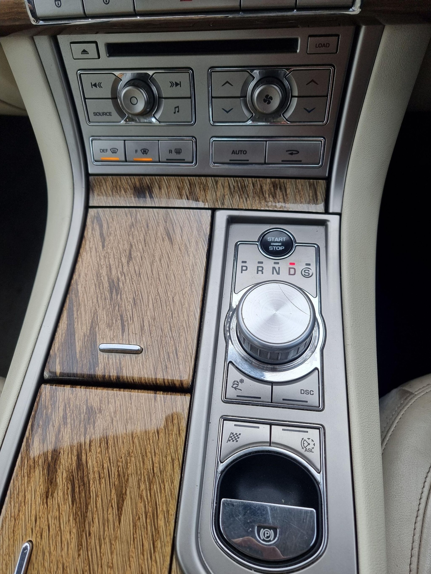 Used Jaguar XF 2011 for sale - 78070431: Photo 12