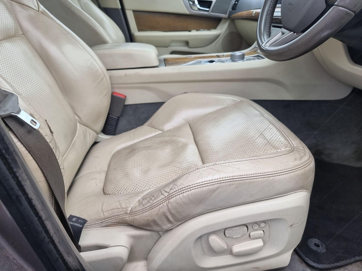 Used Jaguar XF 2011 for sale - 78070431: Photo 16