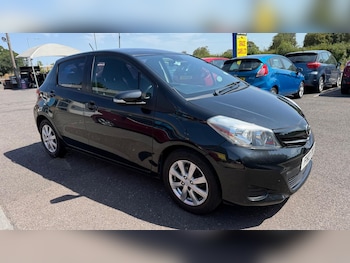 Used Toyota Yaris 2013 for sale - 79509359: Photo
