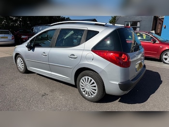 Used Peugeot 207 2011 for sale - 79608921: Photo