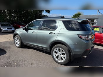 Used Land Rover Discovery Sport 2016 for sale - 79821090: Photo