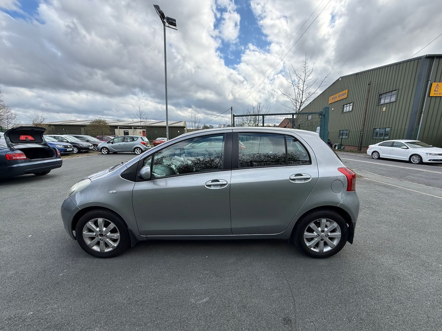 Used Toyota Yaris 2007 for sale - 78134924: Photo 3