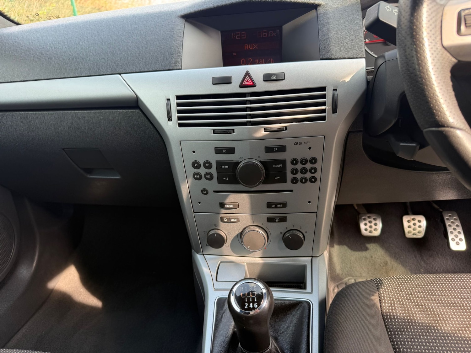 Used Vauxhall Astra 2008 for sale - 77976945: Photo 16