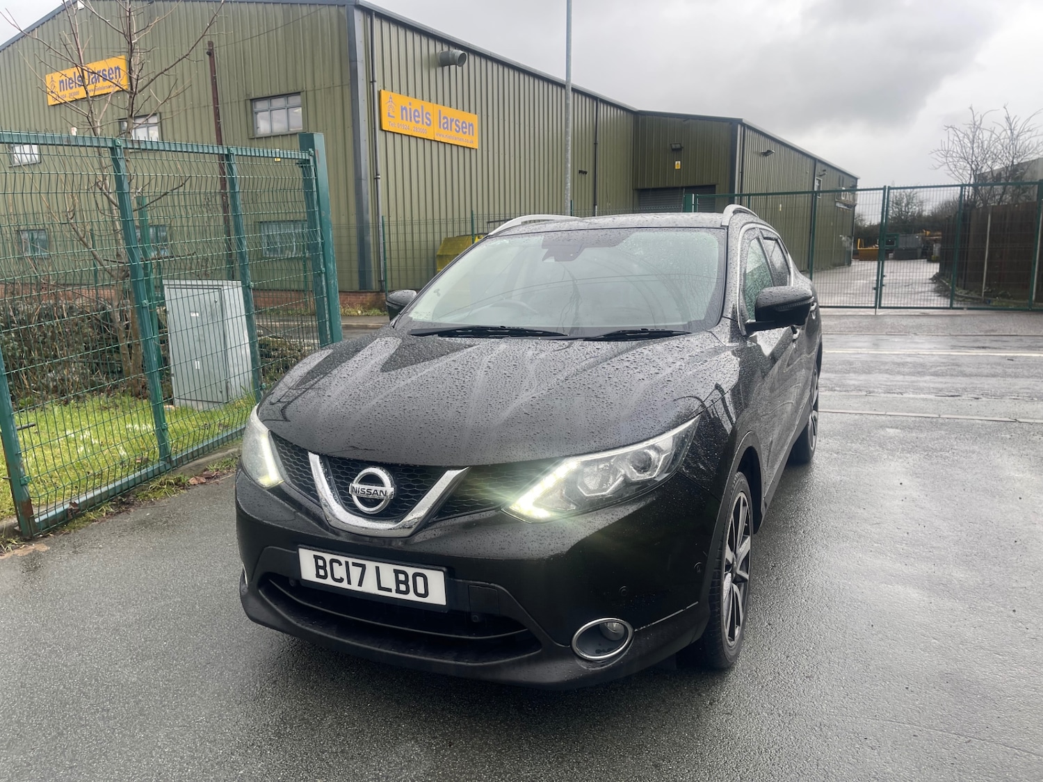 Used Nissan Qashqai 2017 for sale - 77543840: Photo 3