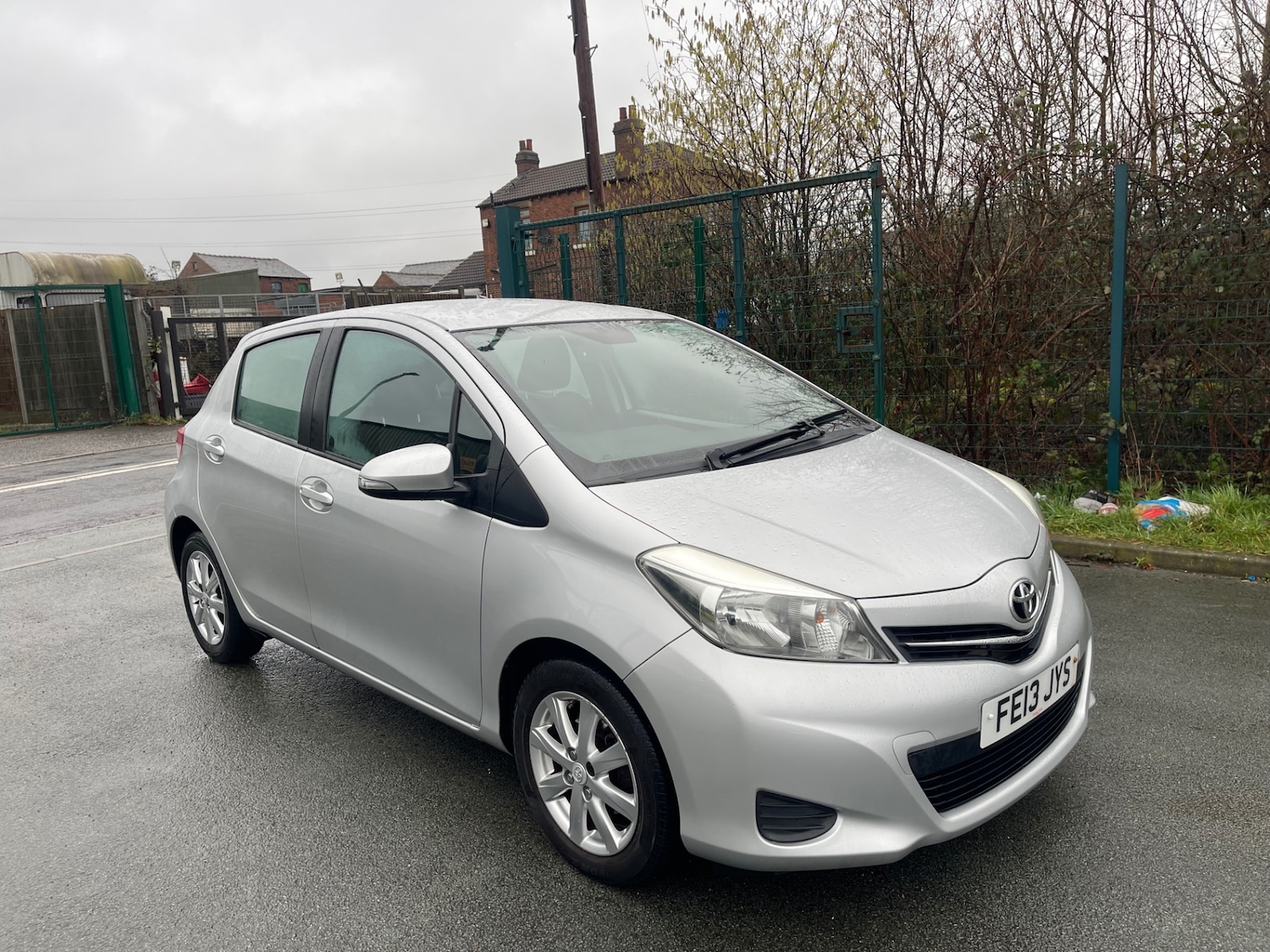 Used Toyota Yaris 2013 for sale - 77565323: Photo 16