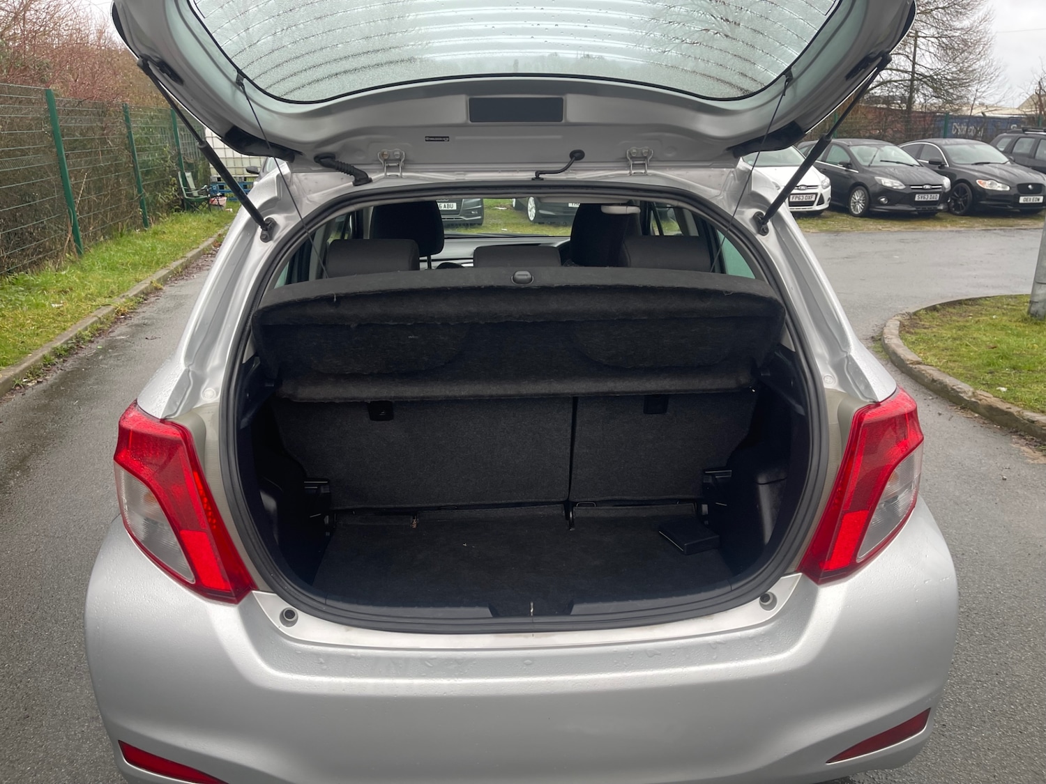 Used Toyota Yaris 2013 for sale - 77565323: Photo 21