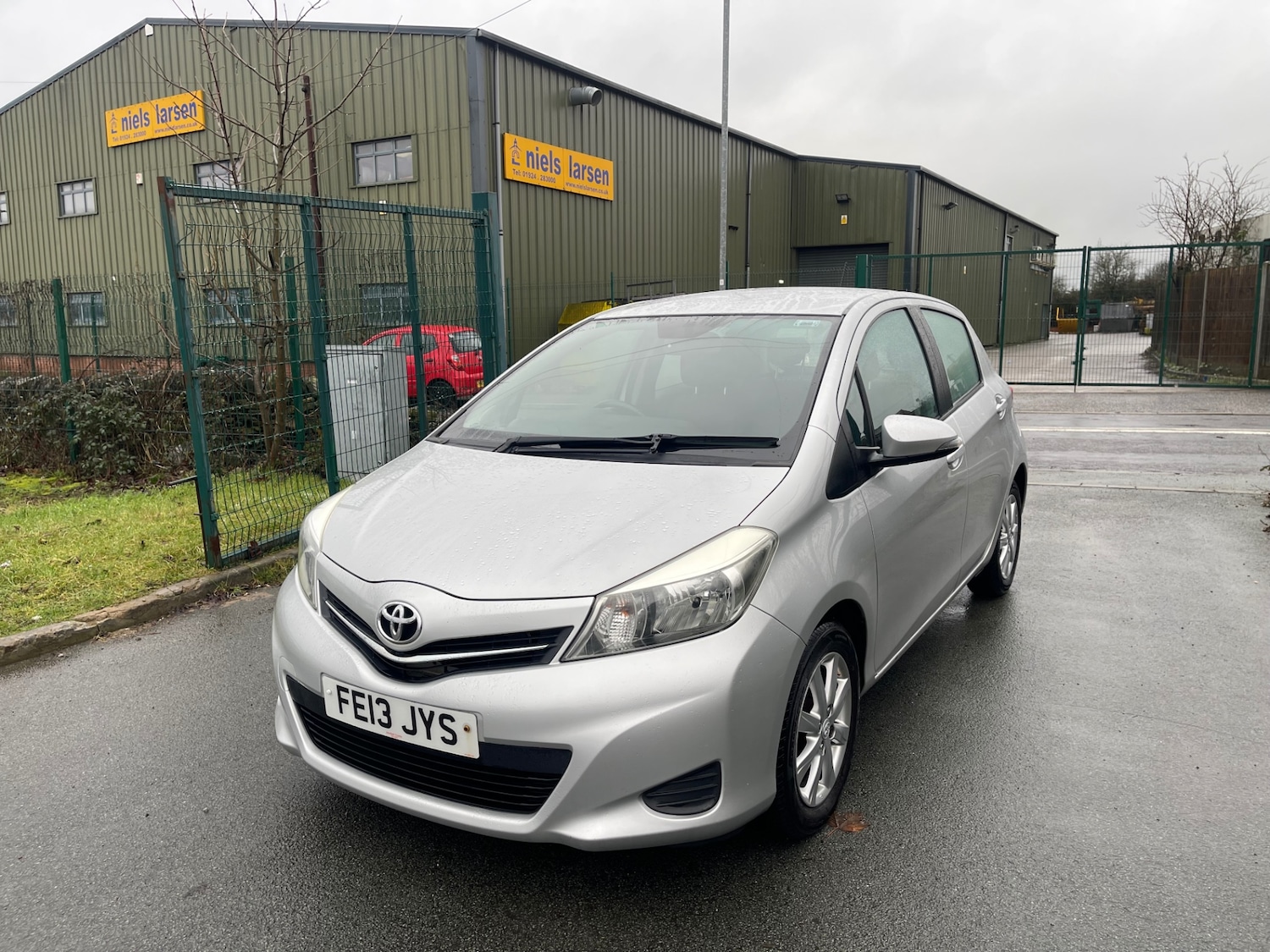 Used Toyota Yaris 2013 for sale - 77565323: Photo 4