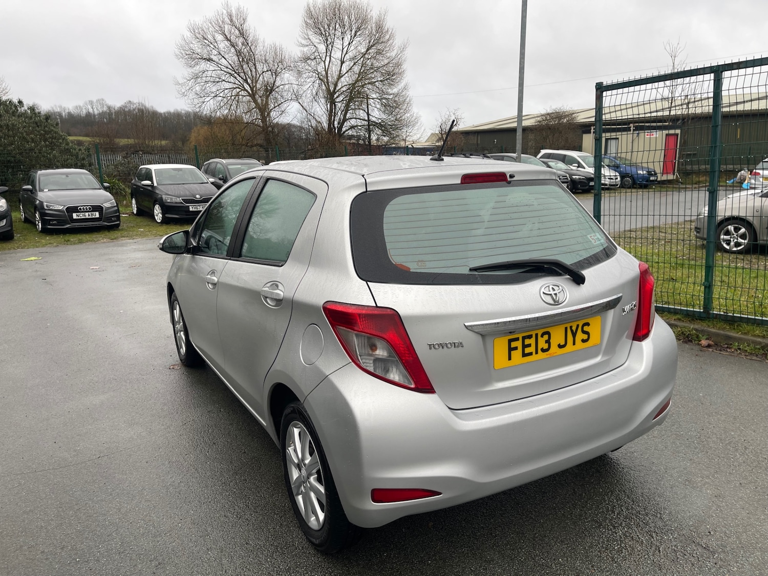 Used Toyota Yaris 2013 for sale - 77565323: Photo 9