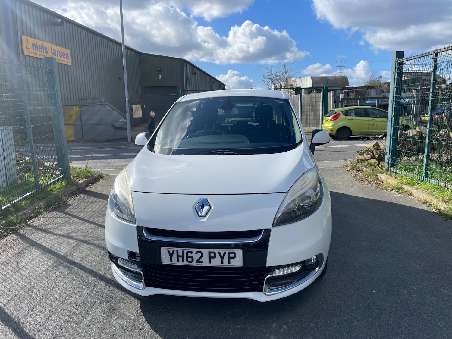 Used Renault Scenic 2012 for sale - 77889331: Photo 2