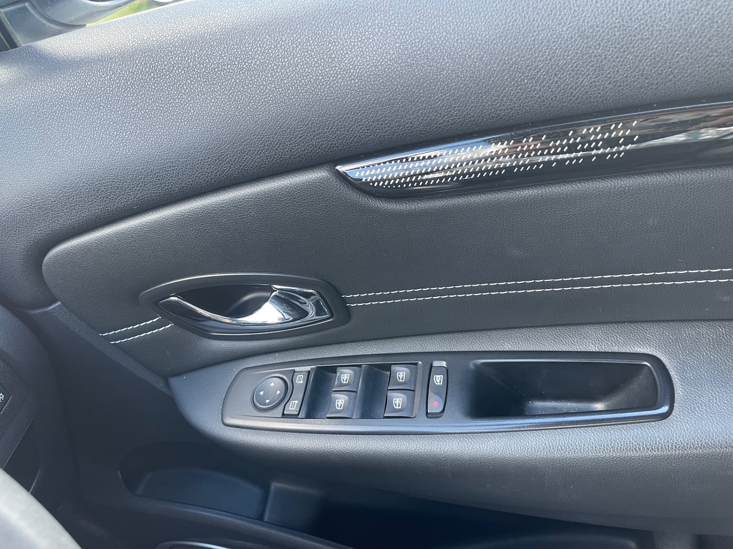 Used Renault Scenic 2012 for sale - 77889331: Photo 24