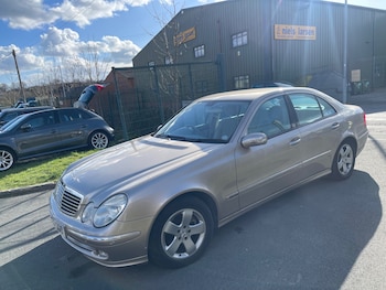 Used Mercedes-Benz E Class 2002 for sale - 77898132: Photo