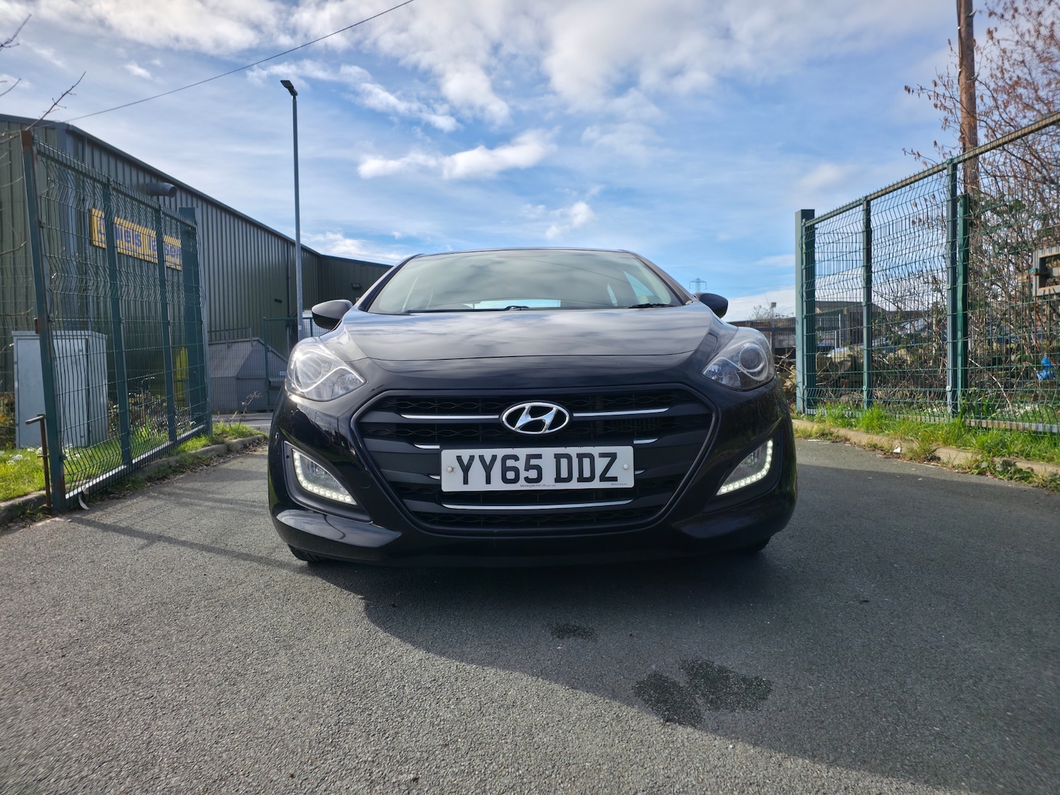 Used Hyundai i30 2015 for sale - 77668205: Photo 2
