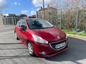 Used Peugeot 208 2012 for sale - 77831604: Photo