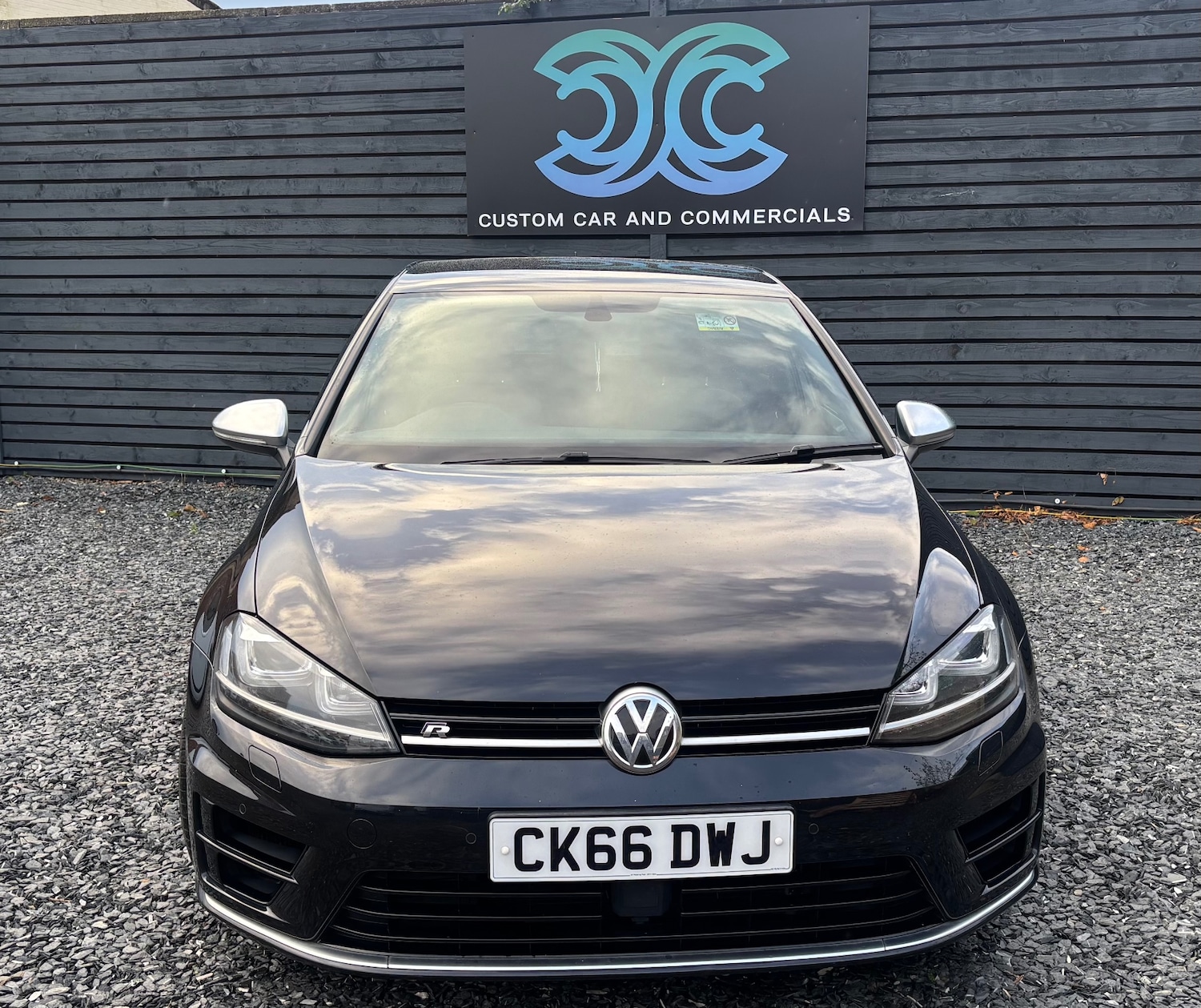 Used Volkswagen Golf 2016 for sale - 76670902: Photo 2