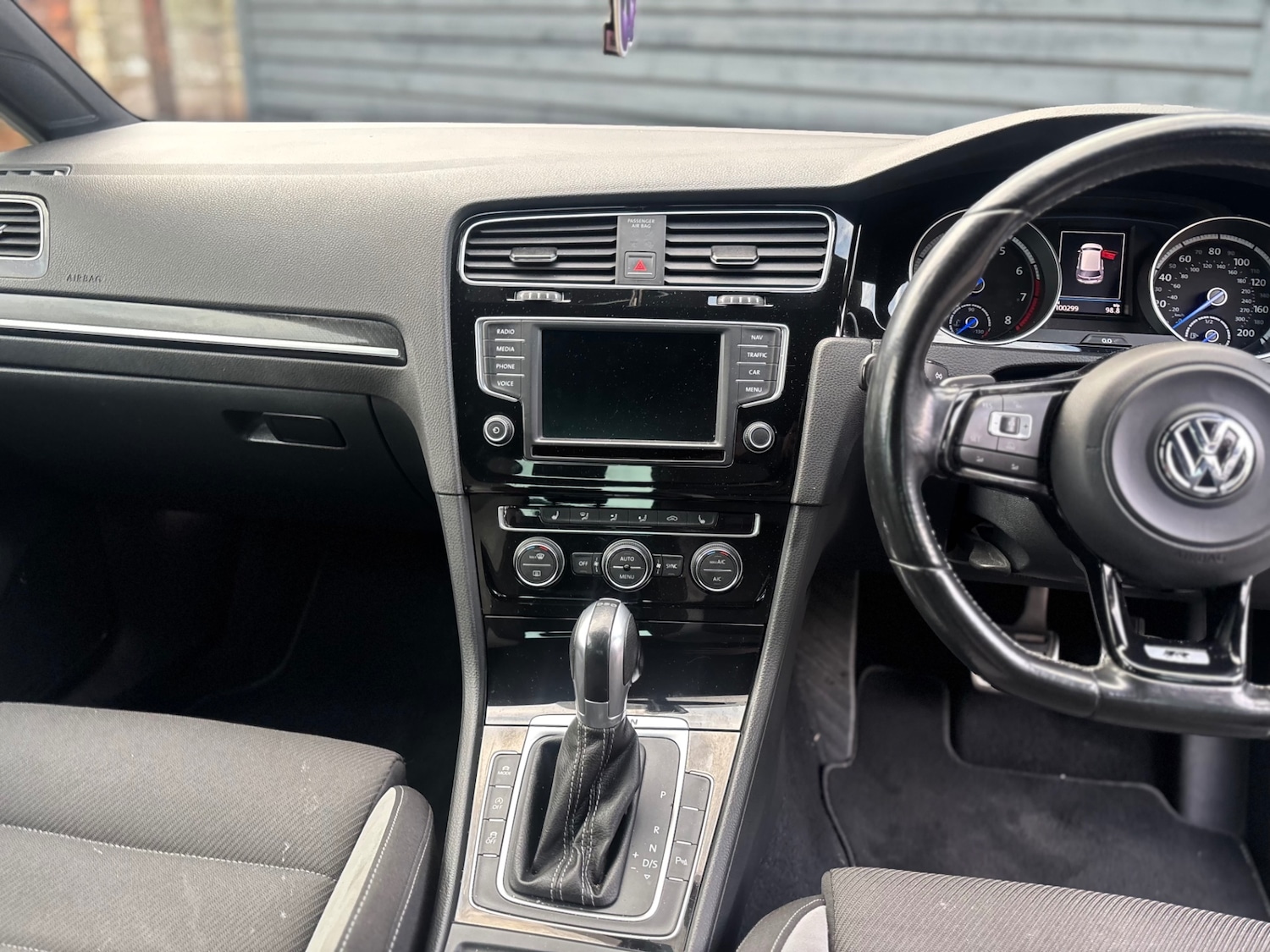 Used Volkswagen Golf 2016 for sale - 76670902: Photo 9